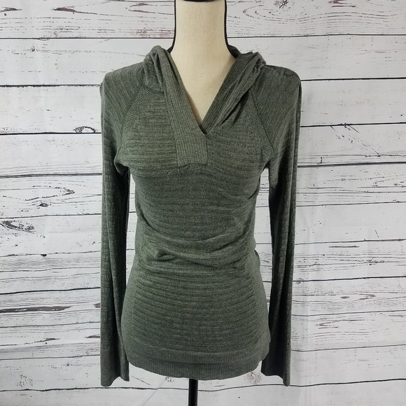 Athleta Tops - Athleta workout top size m